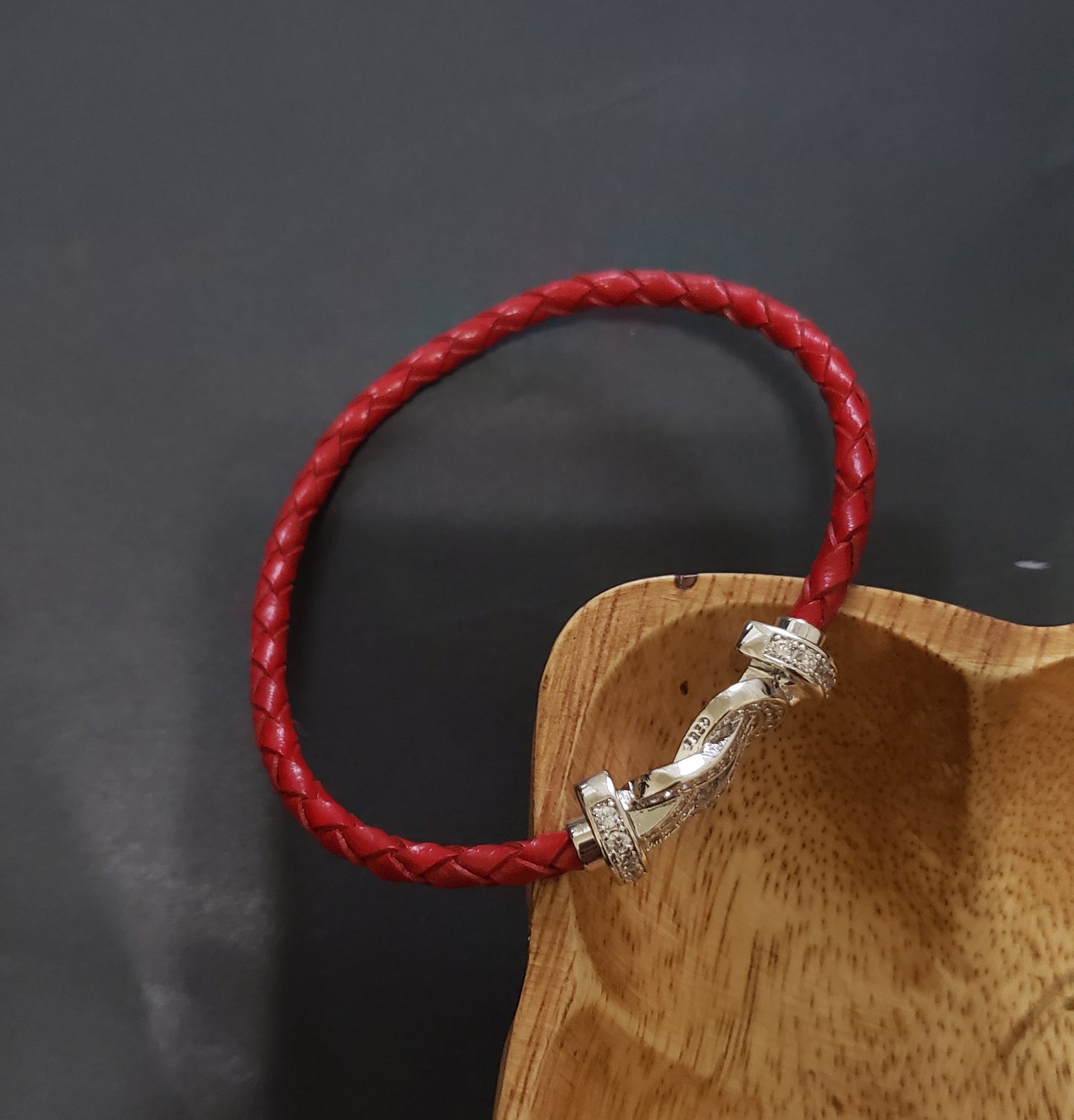 CORDON ROJO PULCERA PARA UNA REINA