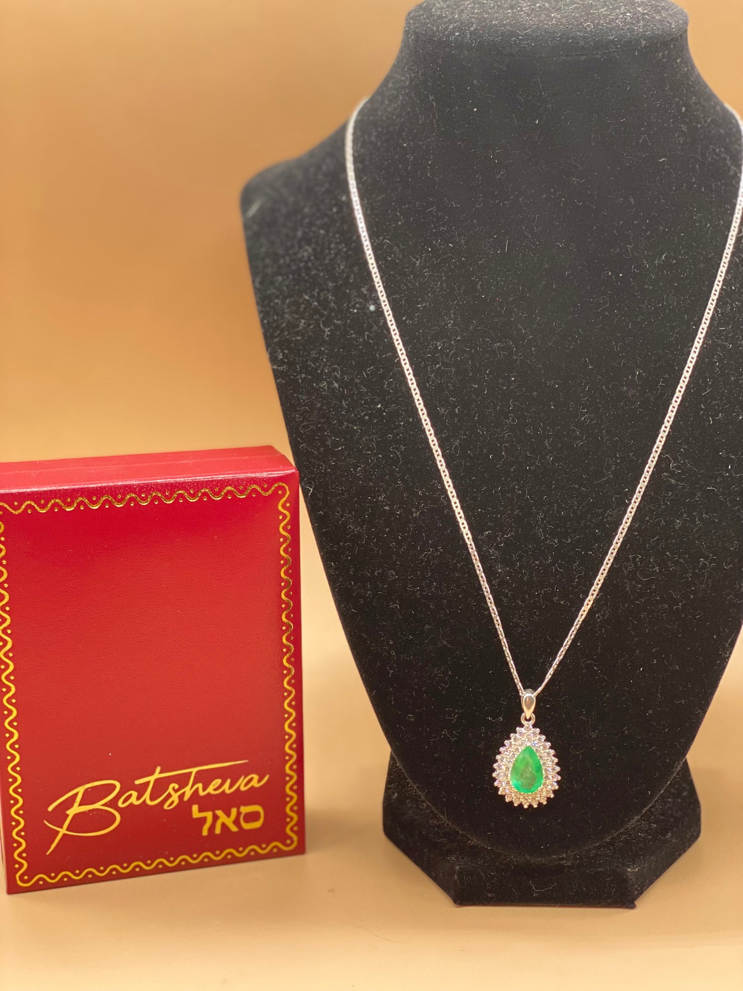 CADENA DE ESMERALDA “ ÚNICA”